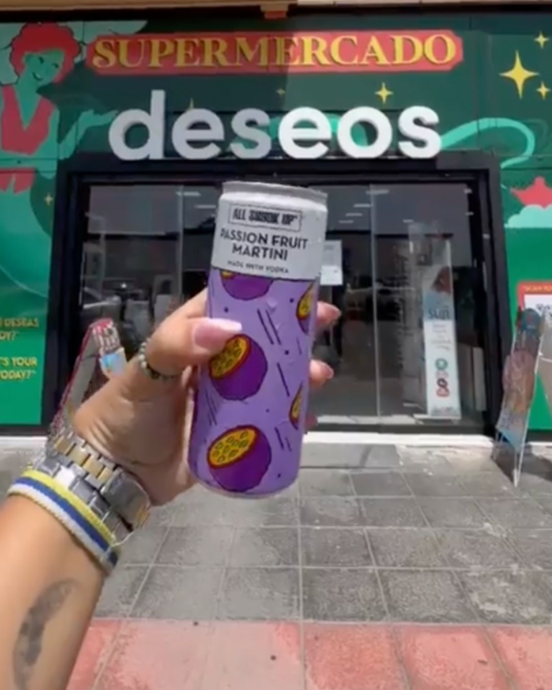 Cold cocktails from around the world at Deseos Corralejo